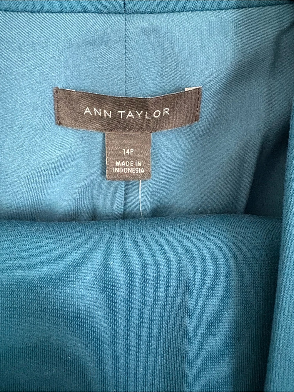 Ann Taylor Teal Open Collar Single-Button Blazer with Matching Pants - Picture 2 of 6